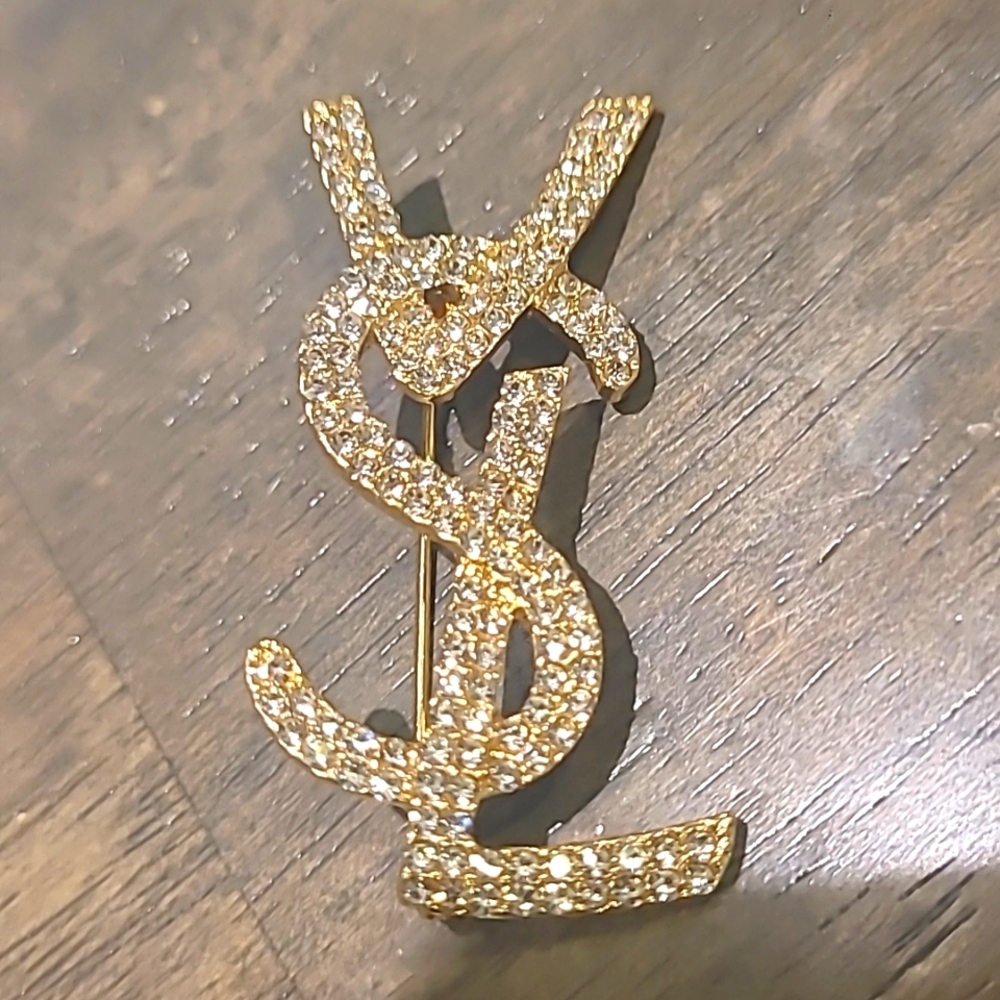 Crystal brooch